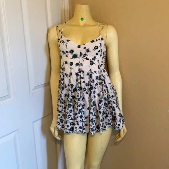 Free People Dresses & Skirts - Super cute FREE PEOPLE Baby Doll Dress size 0